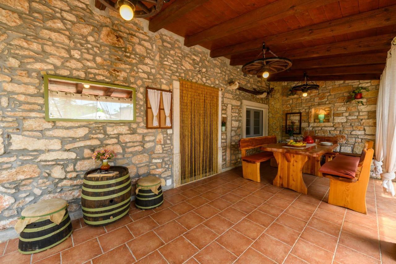 クルニカ Rustic Istrian House Varescoヴィラ エクステリア 写真