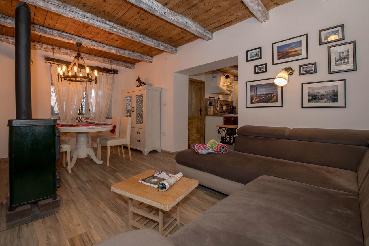 クルニカ Rustic Istrian House Varescoヴィラ エクステリア 写真