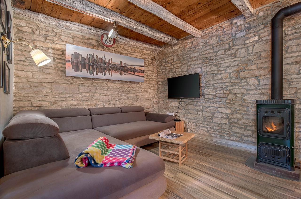 クルニカ Rustic Istrian House Varescoヴィラ エクステリア 写真